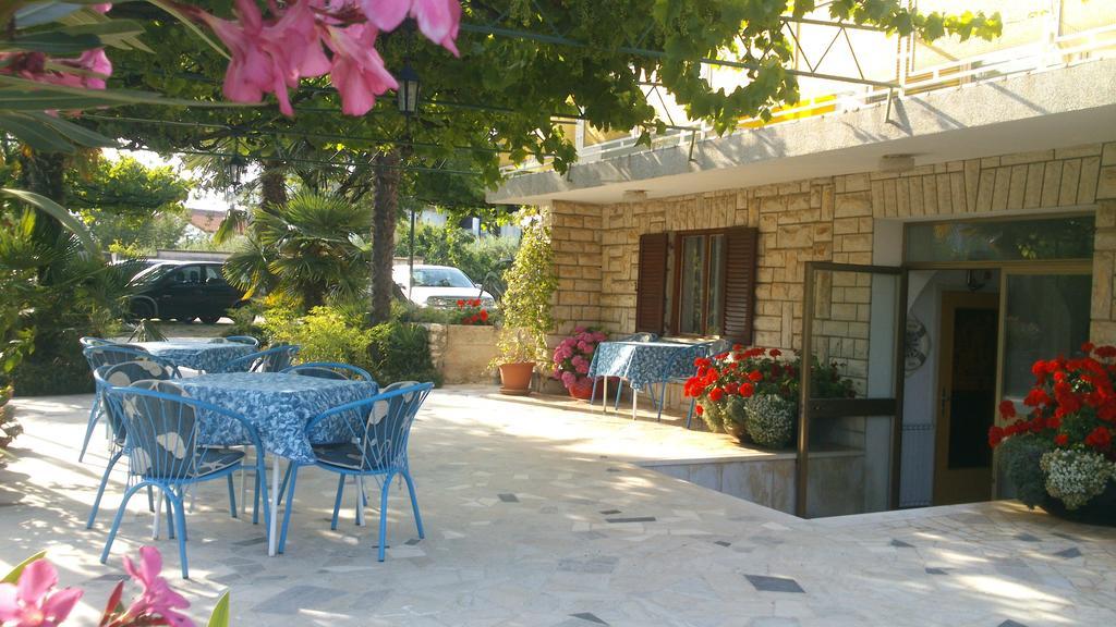 Pansion Margerita Bed & Breakfast Porec Exterior photo